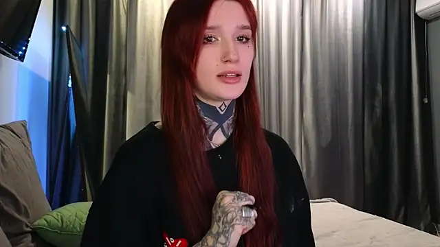 SophieInkk online show from 03/08/26, 05:16