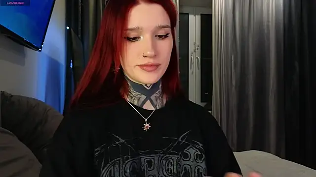 SophieInkk online show from 02/15/26, 03:07