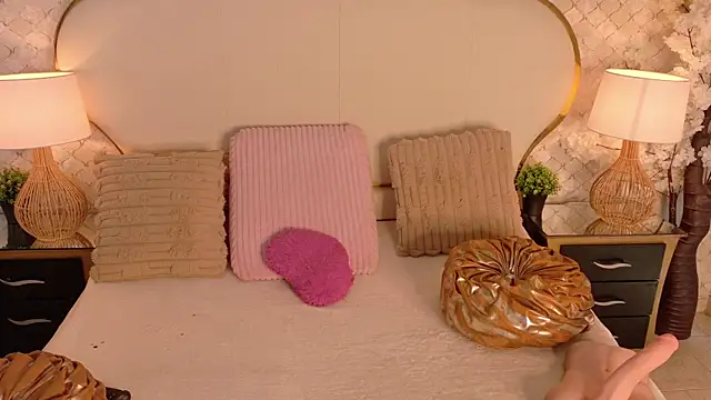 Snapshot of MayraVegas chatting on 01/16/26, 01:48 MayraVegas online show from 01/16/26, 01:48