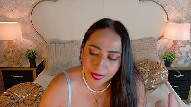 MayraVegas online show from 11/28/25, 01:44