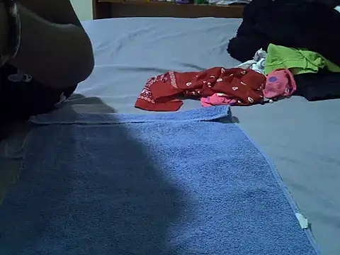 Snapshot of Elbony_ray chatting on 03/16/26, 04:21 Elbony ray online show from 03/16/26, 04:21