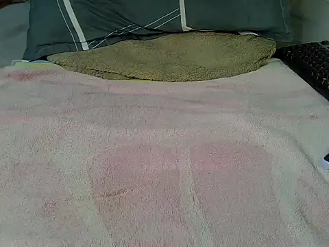 Snapshot of Elbony_ray chatting on 04/01/26, 02:14 Elbony ray online show from 04/01/26, 02:14