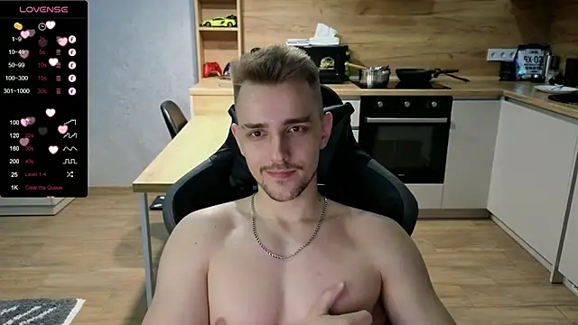 Larstar01 online show from 01/29/25, 01:48