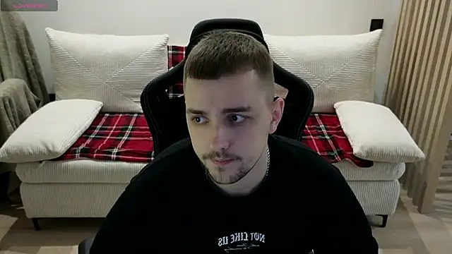 Larstar01 online show from 02/08/26, 04:37