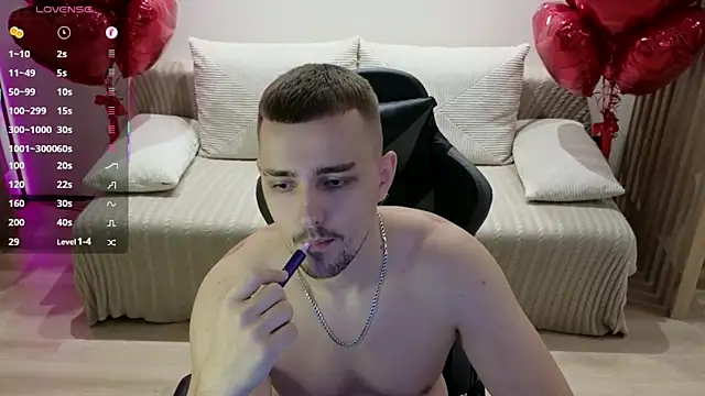 Larstar01 online show from 10/08/25, 08:09