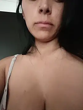 tiffani  love online show from 05/30/26, 03:39