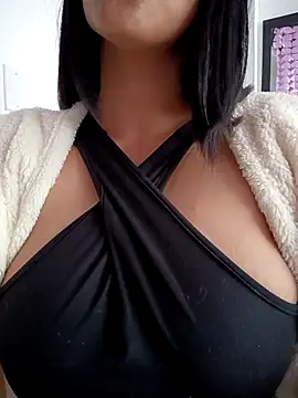 tiffani  love online show from 10/29/25, 06:40