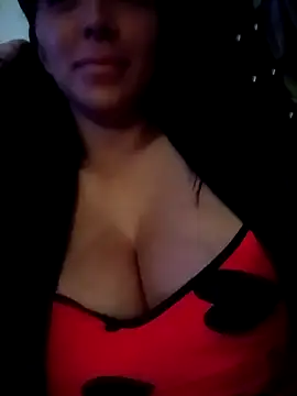 Snapshot of tiffani__love chatting on 10/04/25, 12:17 tiffani  love online show from 10/04/25, 12:17