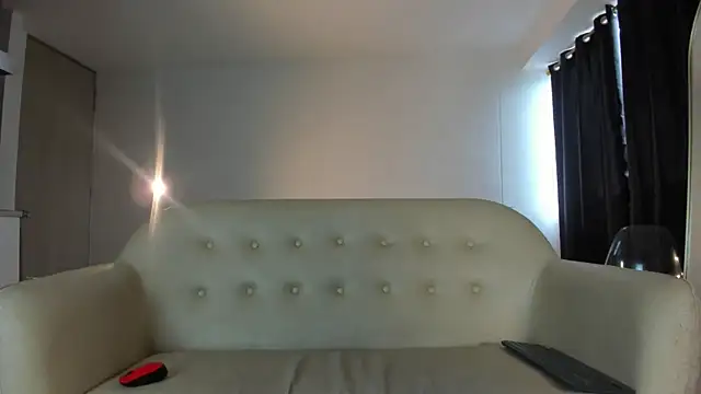 Emi latingirl online show from 04/07/26, 07:04