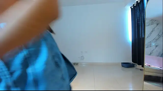 Emi latingirl online show from 03/16/26, 08:11