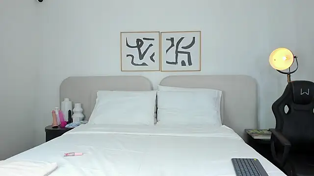 Snapshot of Emi_latingirl chatting on 12/07/24, 05:15 Emi latingirl online show from 12/07/24, 05:15