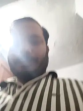 DeepakXxxR86 online show from 12/17/25, 05:51