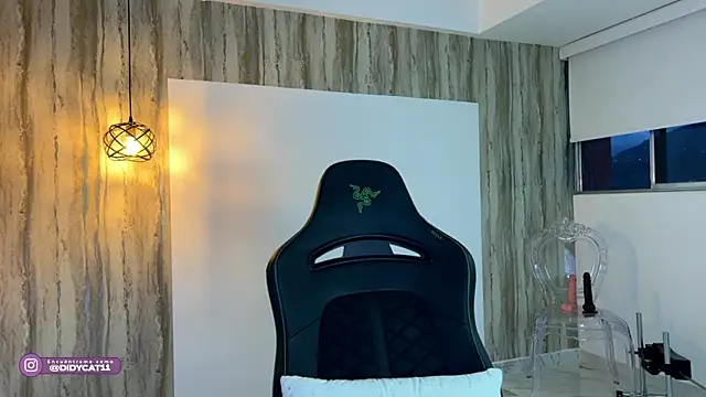 MarianaBranzz online show from 06/15/26, 11:15