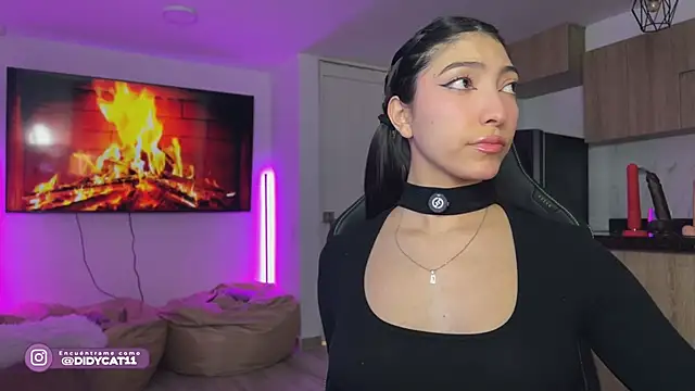 MarianaBranzz online show from 04/11/26, 09:51