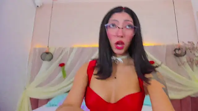 Snapshot of MarianaBranzz chatting on 02/14/25, 01:40 MarianaBranzz online show from 02/14/25, 01:40