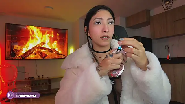 MarianaBranzz online show from 05/03/26, 02:42