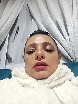 Emily0215 online show from 02/05/26, 11:44