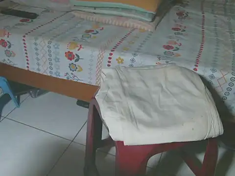 triangle0623 online show from 10/03/25, 10:39