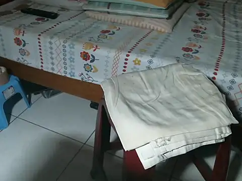 triangle0623 online show from 10/13/25, 10:17