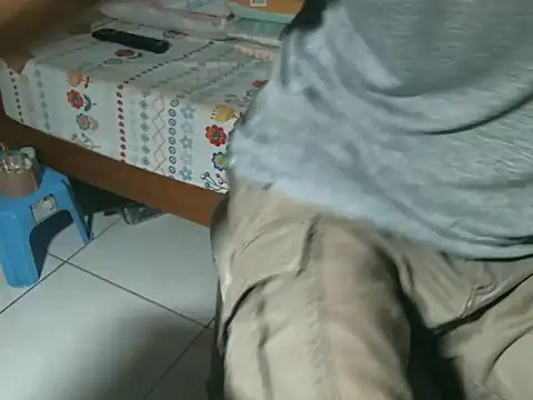 triangle0623 online show from 10/25/25, 09:41