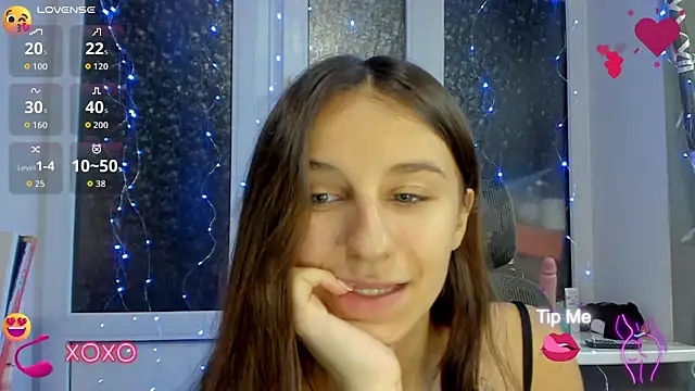 Snapshot of _Nika_Kik chatting on 10/18/25, 03:14 Nika Kik online show from 10/18/25, 03:14