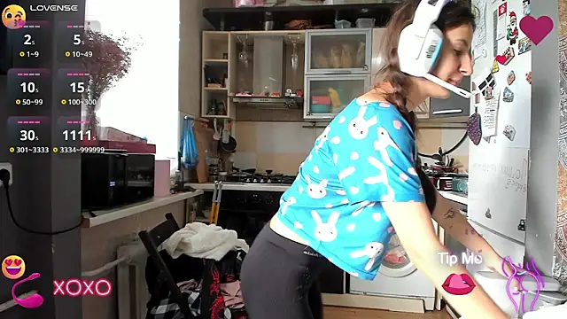  Nika Kik online show from 10/31/25, 12:13