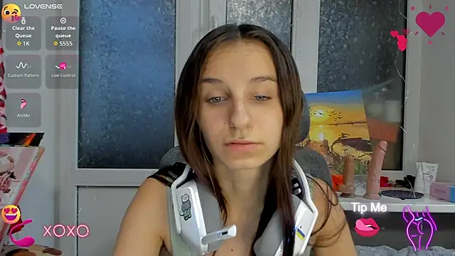 Snapshot of _Nika_Kik chatting on 10/17/25, 02:41 Nika Kik online show from 10/17/25, 02:41