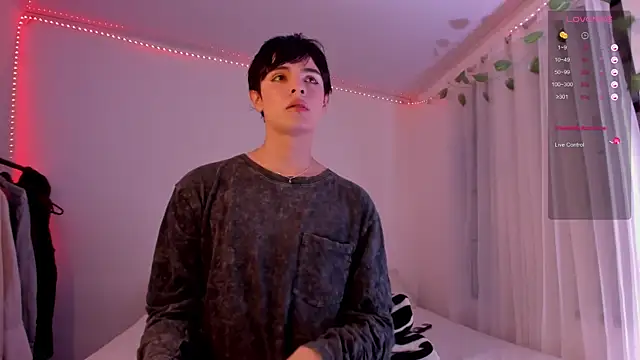 Snapshot of ianstar_599 chatting on 12/06/24, 10:46 ianstar 599 online show from 12/06/24, 10:46