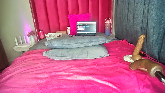 YummyThick Yanaya online show from 06/17/26, 11:14
