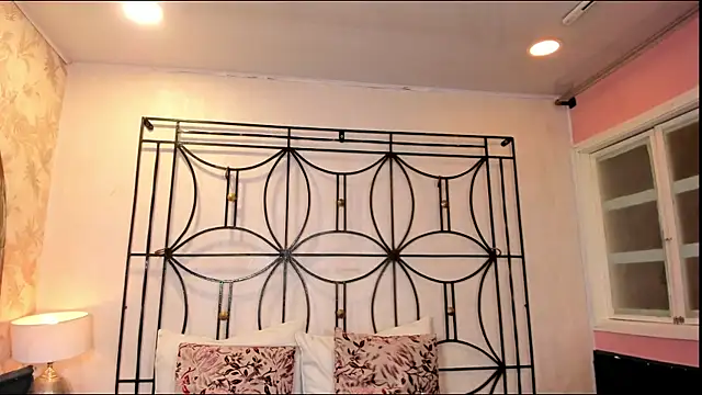 nahomi sweett online show from 10/06/25, 11:00