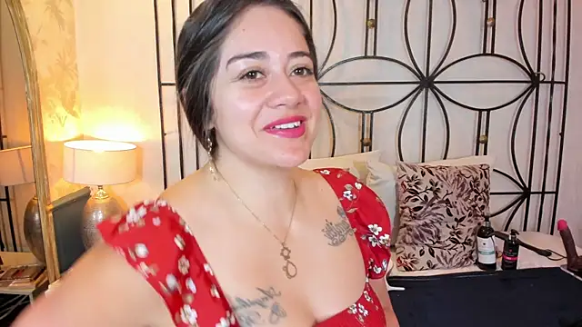 nahomi sweett online show from 09/26/25, 11:06