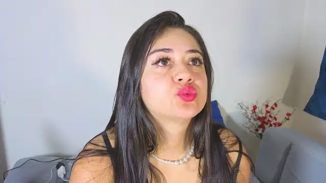 nahomi sweett online show from 04/01/26, 02:03