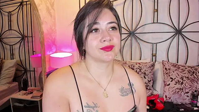 nahomi sweett online show from 11/05/25, 11:02