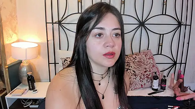 nahomi sweett online show from 09/22/25, 10:54