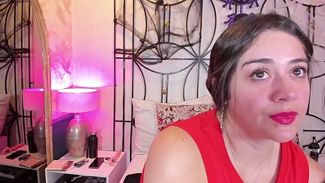 nahomi sweett online show from 10/22/25, 10:58