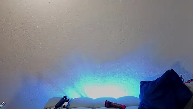 nahomi sweett online show from 04/14/26, 10:53