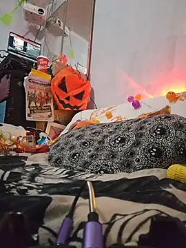 Snapshot of oxitocindi chatting on 10/29/25, 11:47 oxitocindi online show from 10/29/25, 11:47