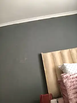 Nicole Liam  online show from 10/21/25, 07:52