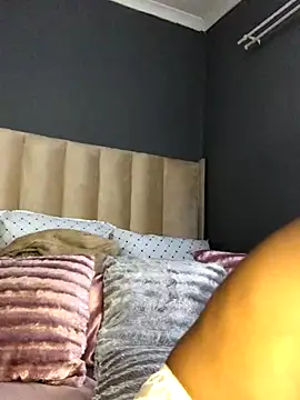 Nicole Liam  online show from 10/19/25, 01:36