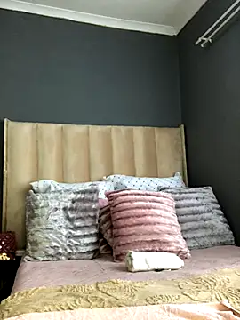 Nicole Liam  online show from 11/03/25, 04:07