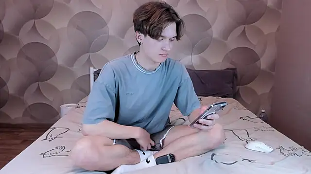 Ian Flor online show from 04/18/26, 03:36