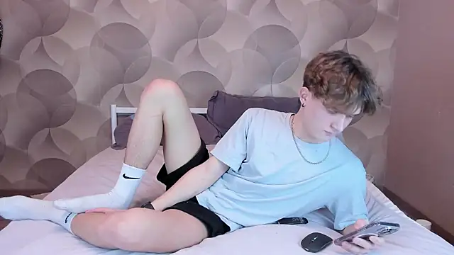 Ian Flor online show from 01/11/26, 01:07