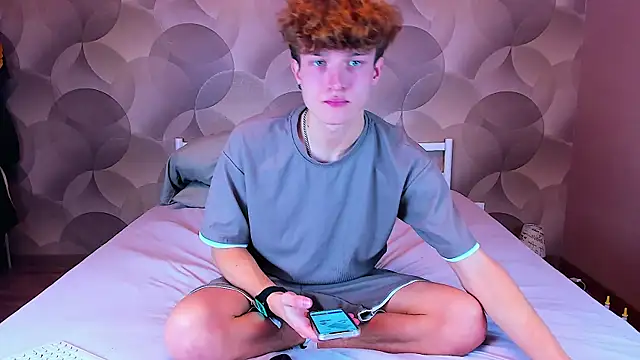 Ian Flor online show from 12/01/25, 12:17