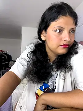 Snapshot of tati__22 chatting on 09/17/25, 05:37 tati 22 online show from 09/17/25, 05:37