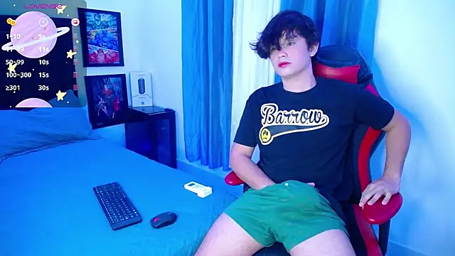 Snapshot of andyboy- chatting on 03/06/25, 10:58 andyboy- online show from 03/06/25, 10:58