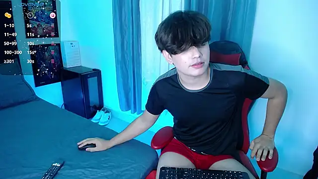 Snapshot of andyboy- chatting on 01/13/25, 10:24 andyboy- online show from 01/13/25, 10:24