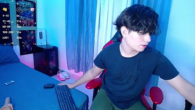 Snapshot of andyboy- chatting on 01/20/25, 12:46 andyboy- online show from 01/20/25, 12:46