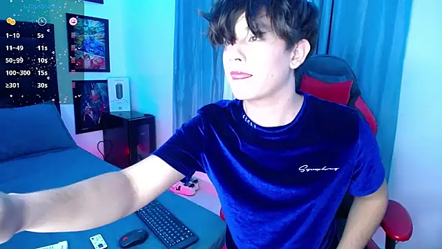 Snapshot of andyboy- chatting on 01/19/25, 12:38 andyboy- online show from 01/19/25, 12:38