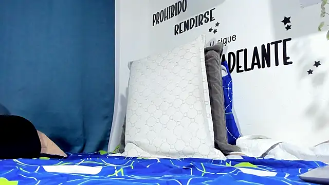 Aronxxs online show from 11/15/25, 09:02