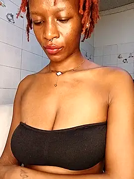 Ayrella02 online show from 12/02/25, 01:17